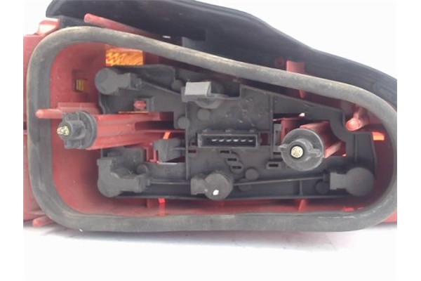 Recambio de piloto trasero derecho para peugeot 106 (s1) referencia OEM IAM 6351G6  