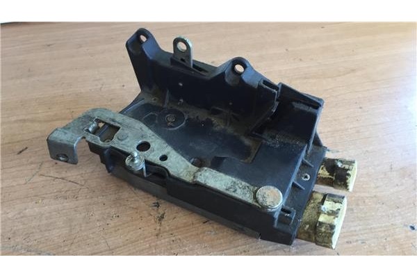 Recambio de cierre electromagnetico delantero derecho para lancia dedra berlina 1.8 i.e. le referencia OEM IAM B792  
