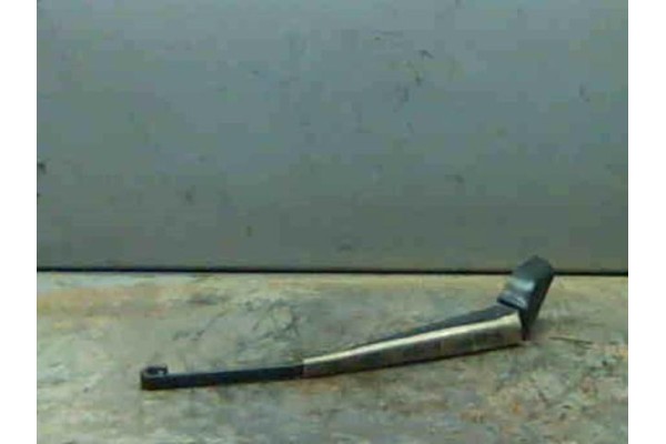 Recambio de brazo limpiaparabrisas trasero para volvo v40 familiar (1995) 1.9 td referencia OEM IAM   