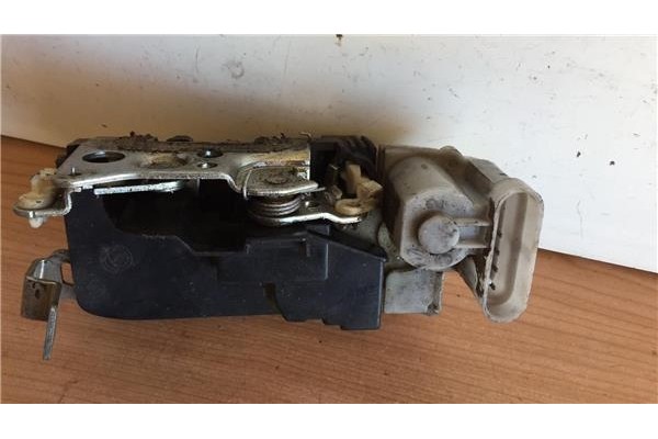 Recambio de cierre electromagnetico trasero derecho para fiat ii punto (188) berlina 1.2 16v dynamic referencia OEM IAM B792  