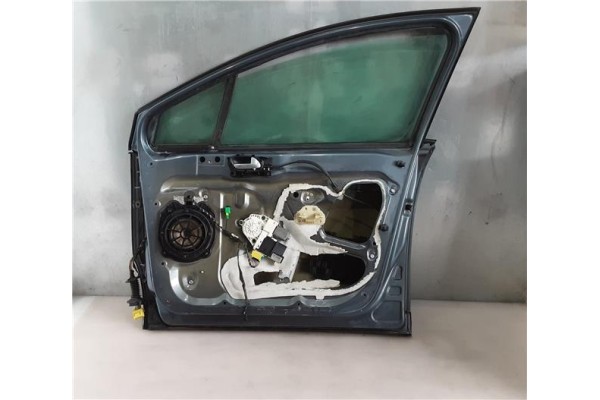 Recambio de puerta delantero derecha para citroen c4 berlina 1.6 exclusive referencia OEM IAM 9004W4 9HX 