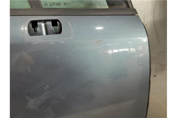 Recambio de puerta delantero derecha para citroen c4 berlina 1.6 exclusive referencia OEM IAM 9004W4 9HX 