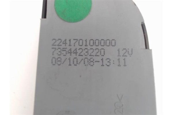 Recambio de mando de luces para fiat qubo (300) 1.3 active referencia OEM IAM 7354423220 224170100000 