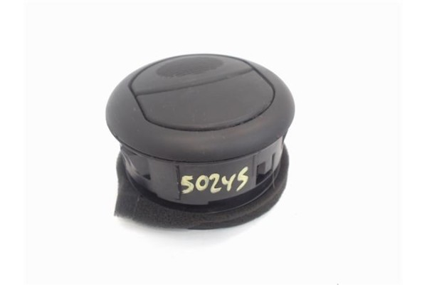 Recambio de rejilla entrada de aire para fiat qubo (300) 1.3 active referencia OEM IAM 7354608670  