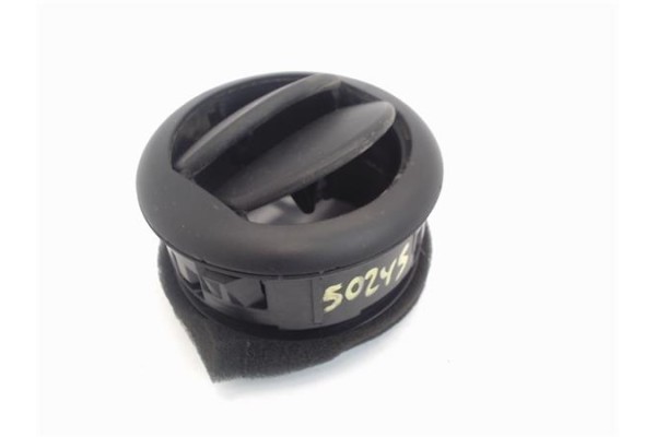 Recambio de rejilla entrada de aire para fiat qubo (300) 1.3 active referencia OEM IAM 7354608670  