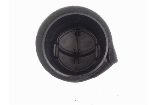 Recambio de rejilla entrada de aire para fiat qubo (300) 1.3 active referencia OEM IAM 7354608670  