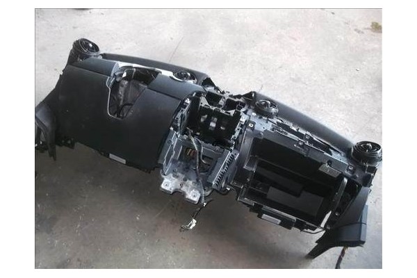 Recambio de salpicadero para mini one 1.4 95cv referencia OEM IAM   