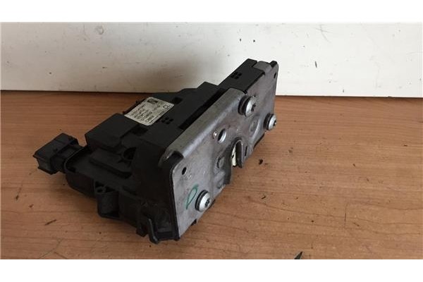 Recambio de cierre electromagnetico delantero derecho para fiat ducato 3 combi 30 2.3 120 referencia OEM IAM 1350147080 01040916