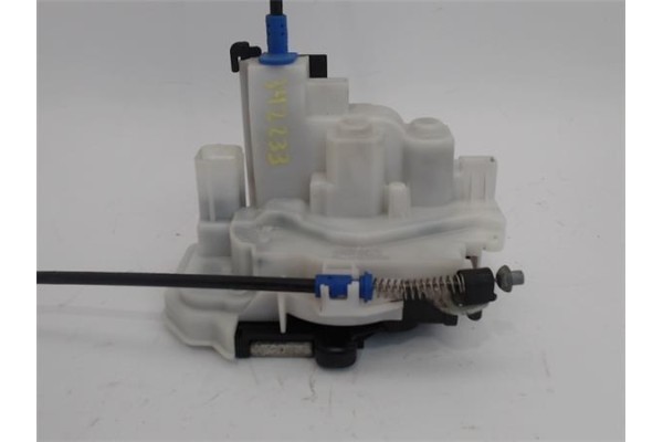 Recambio de cierre electromagnetico delantero derecho para fiat qubo (300) 1.3 active referencia OEM IAM 1361747080  