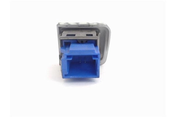 Recambio de interruptor luces emergencia para peugeot 2008 1.6 hdi referencia OEM IAM 9675091620  