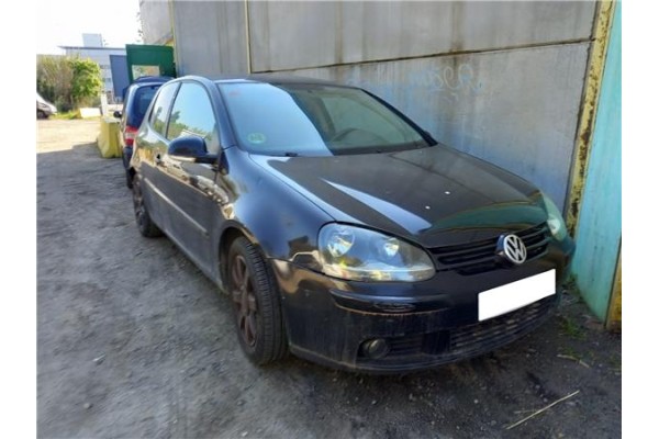 volkswagen golf v berlina (1k1)(2003) del año 