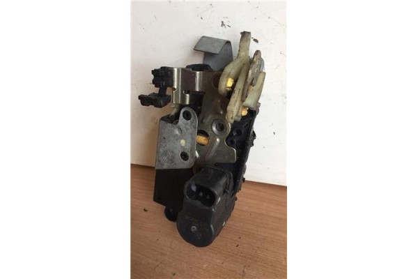 Recambio de cierre electromagnetico delantero izquierdo para fiat brava (182) 1.4 12v s referencia OEM IAM   