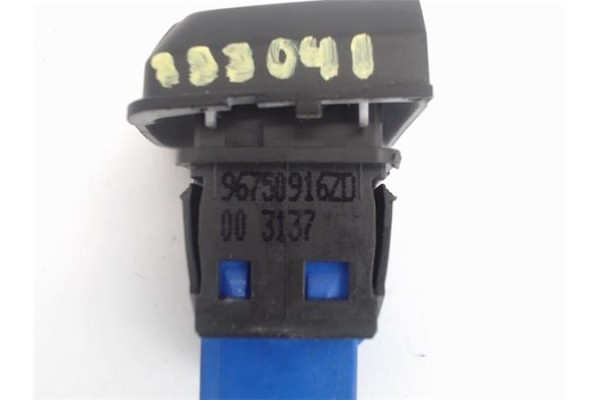 Recambio de interruptor luces emergencia para peugeot 2008 1.6 hdi referencia OEM IAM 9675091620  