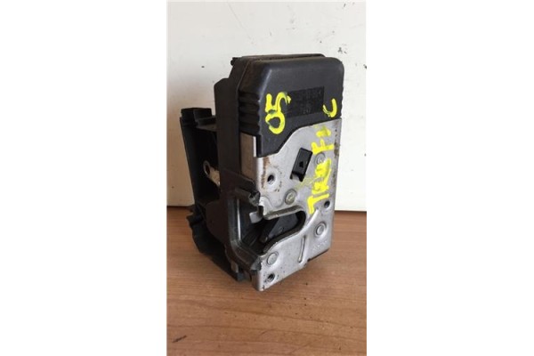 Recambio de cierre electromagnetico delantero derecho para renault trafic ii combi 1.9 27 cn combi6 acristalado parcial referenc