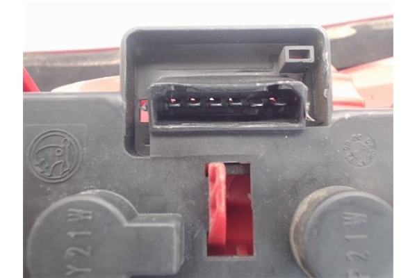 Recambio de piloto trasero derecho para skoda octavia combi (1u5) referencia OEM IAM 1U9945096 1U9945112 