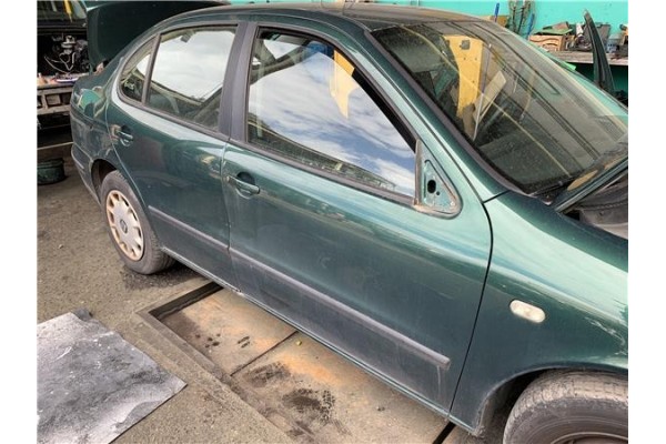 Recambio de puerta delantero derecha para seat toledo (1m2) 1.6 referencia OEM IAM 1M0831056M  
