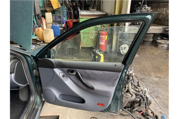Recambio de puerta delantero derecha para seat toledo (1m2) 1.6 referencia OEM IAM 1M0831056M  