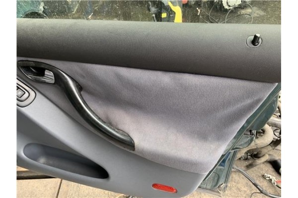 Recambio de puerta delantero derecha para seat toledo (1m2) 1.6 referencia OEM IAM 1M0831056M  