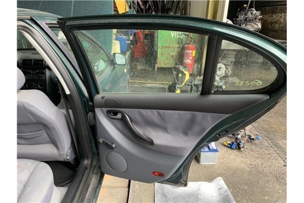 Recambio de puerta trasero derecha para seat toledo (1m2) 1.6 referencia OEM IAM 1M0833056L  