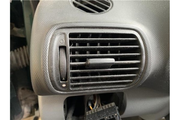 Recambio de rejilla entrada de aire para seat toledo (1m2) 1.6 referencia OEM IAM 1M082090140N  