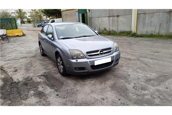 opel vectra c berlina del año 2004
