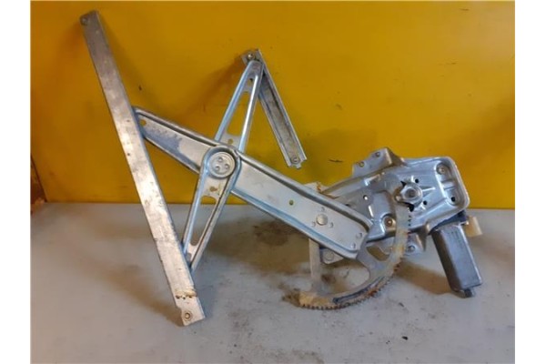 Recambio de elevalunas electrico delantero izquierdo para toyota yaris (ncp1/nlp1/scp1)(1999) 1.3 referencia OEM IAM 0130822018 