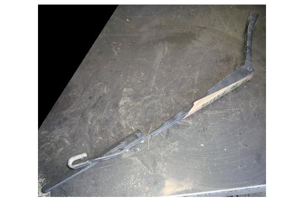Recambio de brazo limpiaparabrisas delantero para nissan serena (c23m)(1992) 2.3 d referencia OEM IAM   