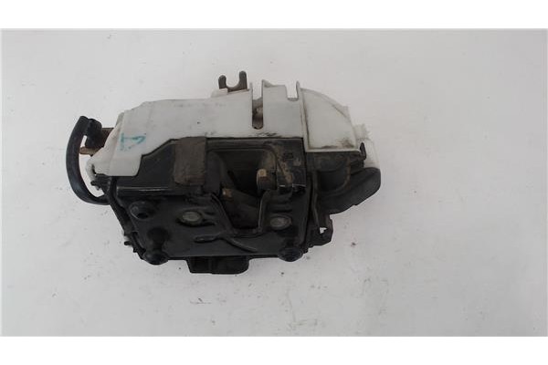 Recambio de cierre electromagnetico delantero derecho para seat ibiza (6k1) 1.9 sdi referencia OEM IAM 6K3837016C   Recambio de cierre electromagnetico delantero derecho para seat ibiza (6k1) 1.9 sdi referencia OEM IAM 6K3837016C