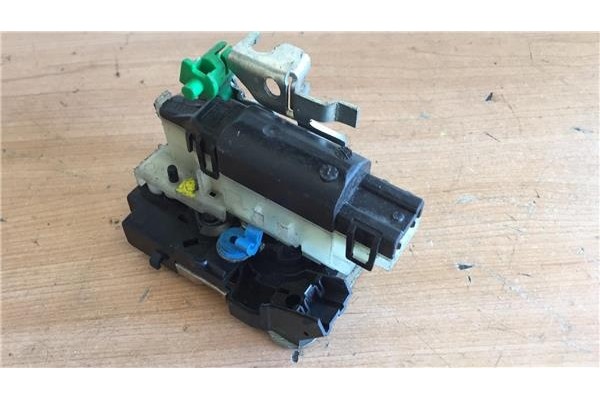 Recambio de cierre electromagnetico trasero derecho para renault kangoo i (f/kc0) 1.2 rt referencia OEM IAM   
