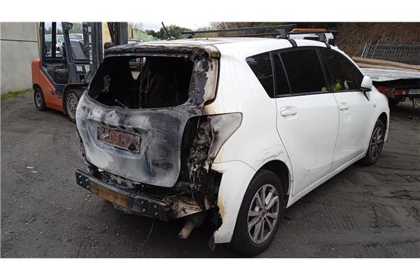 toyota verso (aur2/zgr2) del año 2012