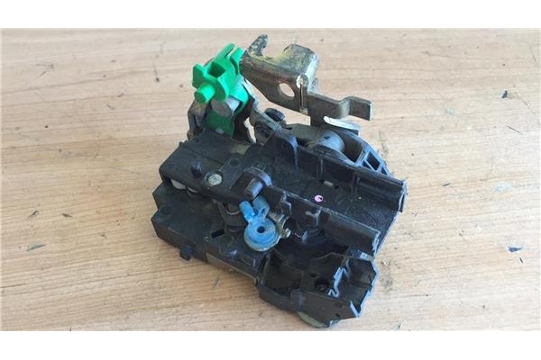 Recambio de cierre electromagnetico trasero derecho para renault kangoo i (f/kc0) 1.2 rt referencia OEM IAM   