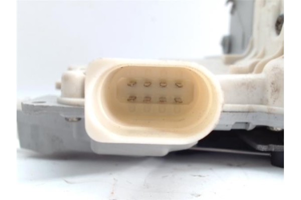 Recambio de cierre electromagnetico trasero izquierdo para audi a4 avant (8e) 2.0 tdi 16v referencia OEM IAM 8E0839015AA  