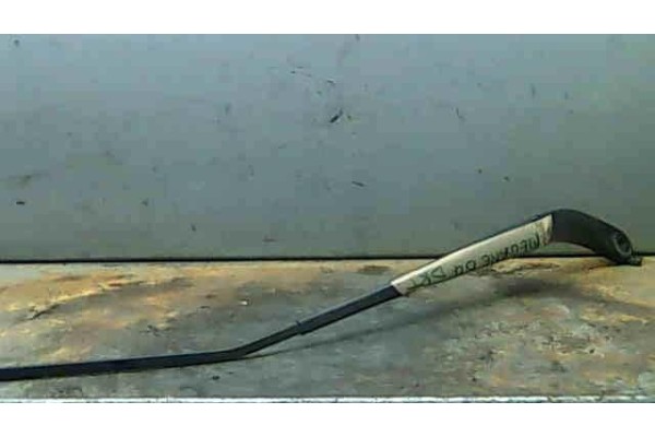 Recambio de brazo limpiaparabrisas delantero para renault megane ii (bm0/1_, cm0/1_) 1.9 dci (bm0g, cm0g) referencia OEM IAM   