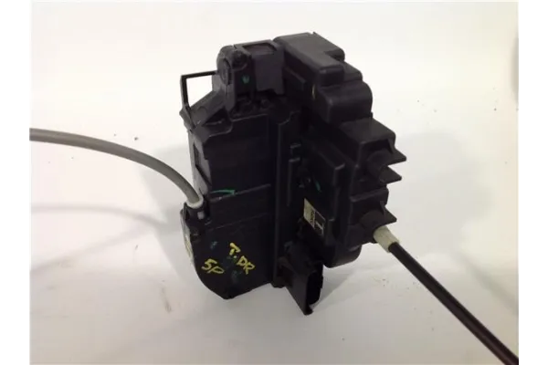 Recambio de cierre electromagnetico trasero derecho para nissan micra (k12e) 1.5 dci referencia OEM IAM 82500AX111  