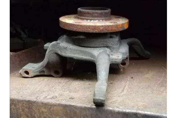Recambio de mangueta delantero derecha para volvo s70 berlina 2.5 referencia OEM IAM   