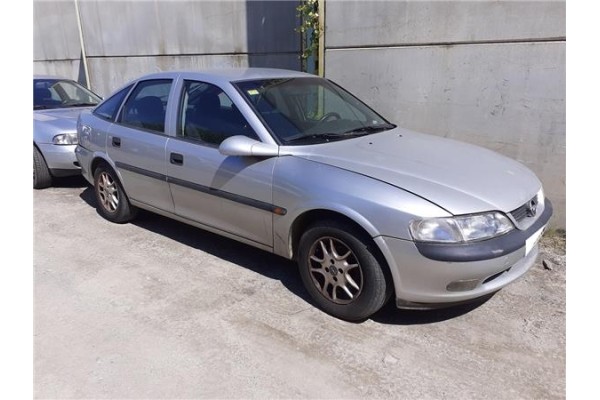 opel vectra b berlina del año 1998
