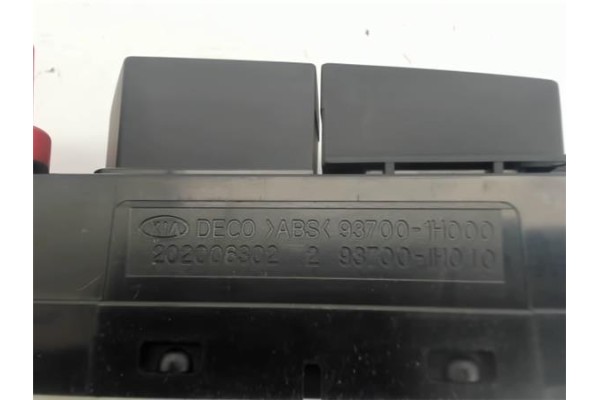 Recambio de interruptor luces emergencia para kia ceed (ed) 1.6 crdi 115 referencia OEM IAM 202006302  