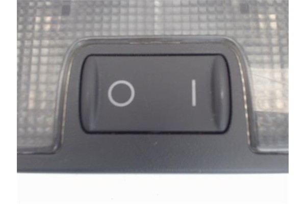 Recambio de luz interior techo para audi a6 avant (4b5) referencia OEM IAM 4B9947123S  