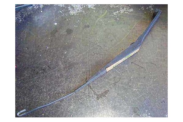 Recambio de brazo limpiaparabrisas delantero para subaru legacy iv 3.0 r referencia OEM IAM   