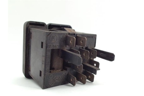 Recambio de mando de luces para volkswagen t4 transporter 2.4 furgón gran espacio referencia OEM IAM 03847730  