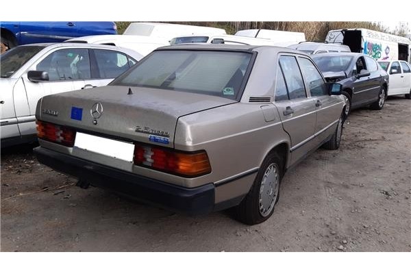 mercedes-benz 190 (w201) del año 1990