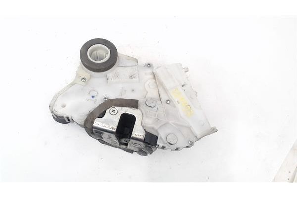 Recambio de cierre electromagnetico delantero izquierdo para toyota yaris (ksp9/scp9/nlp9) 1.4 active referencia OEM IAM 690400D