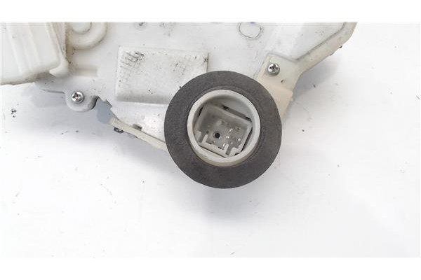 Recambio de cierre electromagnetico delantero izquierdo para toyota yaris (ksp9/scp9/nlp9) 1.4 active referencia OEM IAM 690400D
