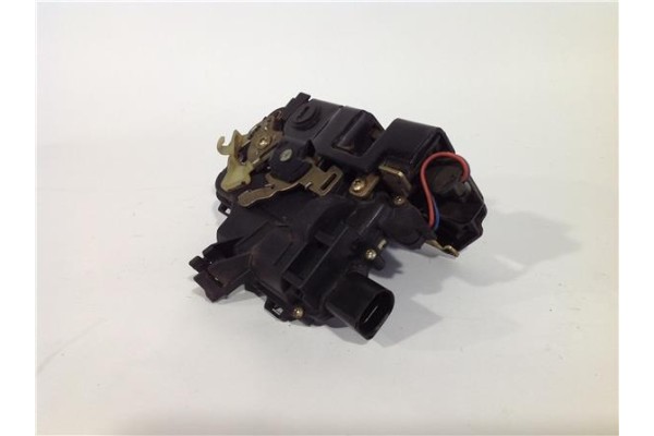 Recambio de cierre electromagnetico trasero derecho para skoda octavia berlina (1u2) 1.6 referencia OEM IAM 3B4839016 100133710 