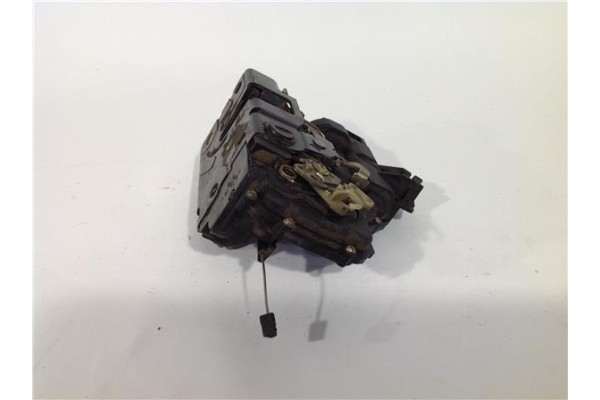 Recambio de cierre electromagnetico trasero derecho para skoda octavia berlina (1u2) 1.6 referencia OEM IAM 3B4839016 100133710 