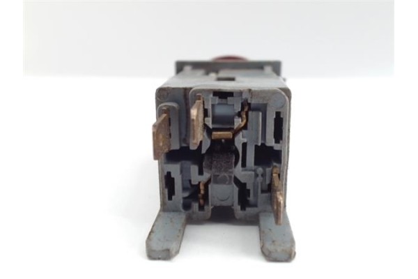 Recambio de interruptor luces emergencia para citroen berlingo 1.9 600 d niveau a. furg. referencia OEM IAM    Recambio de interruptor luces emergencia para citroen berlingo 1.9 600 d niveau a. furg. referencia OEM IAM