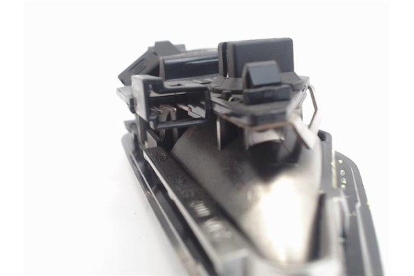 Recambio de luz trasero derecha techo para bmw serie 3 berlina (e46) referencia OEM IAM 2JA007877  