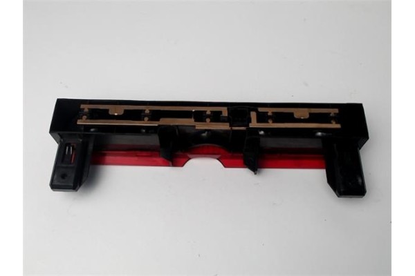 Recambio de luz central de freno para citroen c4 berlina 1.6 16v referencia OEM IAM 9650812280 1839 