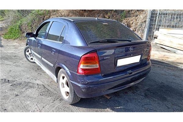 opel astra g berlina del año 2000