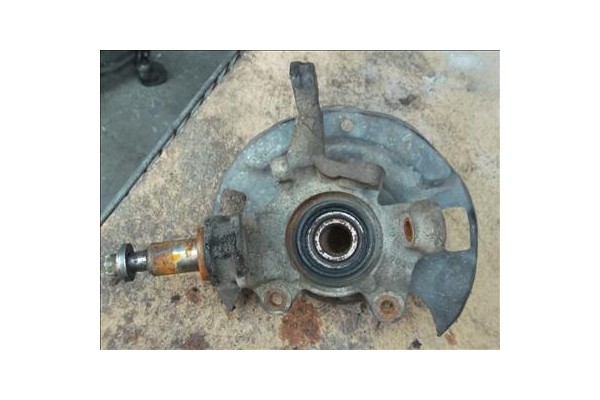 Recambio de mangueta delantero derecha para nissan primera berlina (p11) 2.0 referencia OEM IAM   